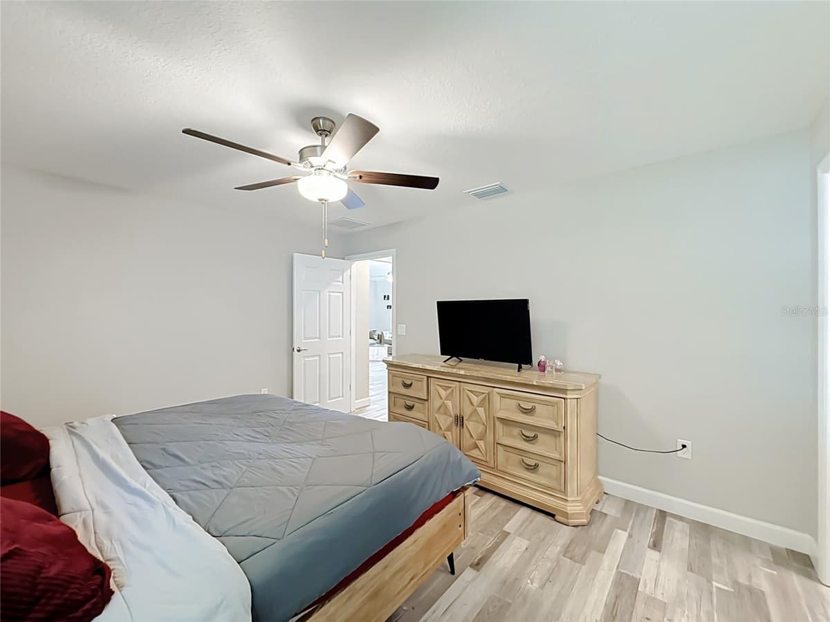 13244 49TH — photo 15 of 27