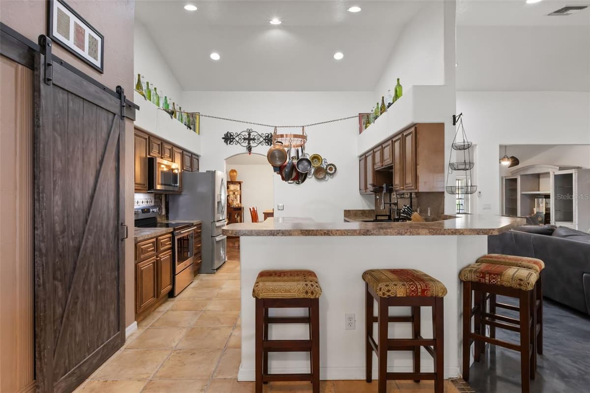 639 MARION OAKS TRAIL — photo 11 of 43