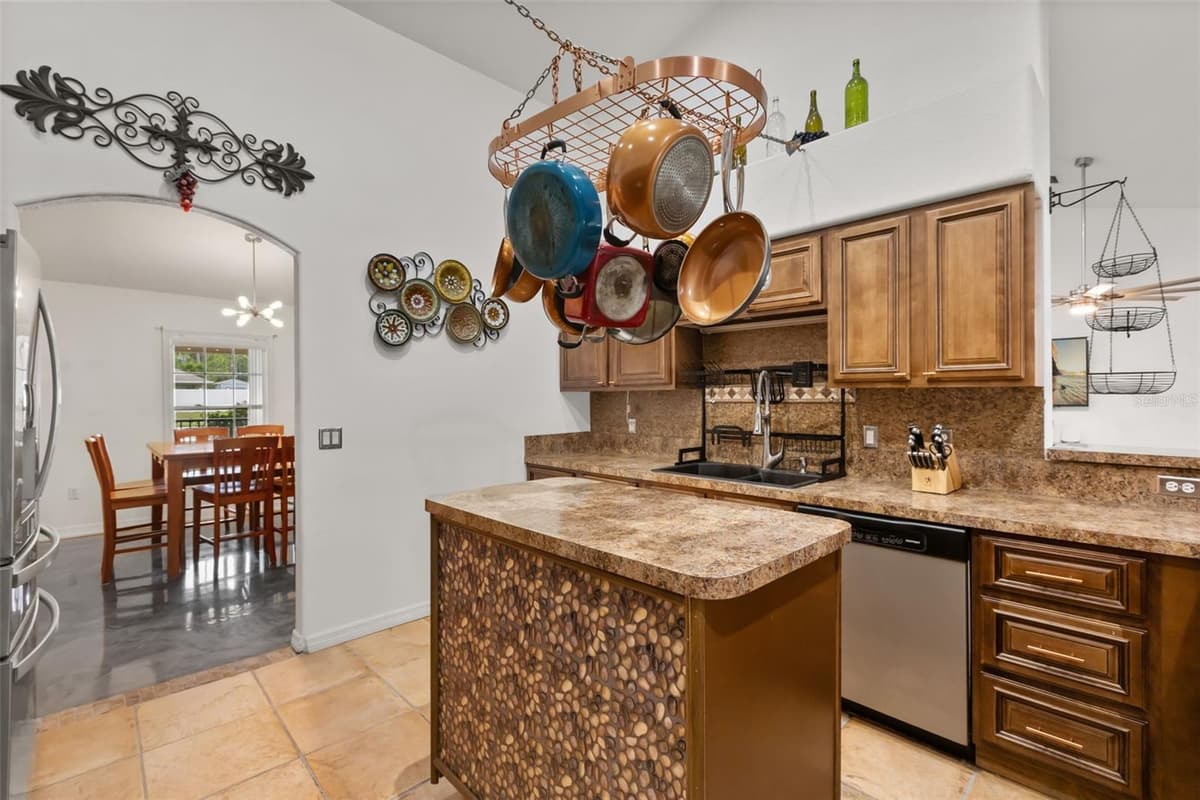 639 MARION OAKS TRAIL — photo 12 of 43