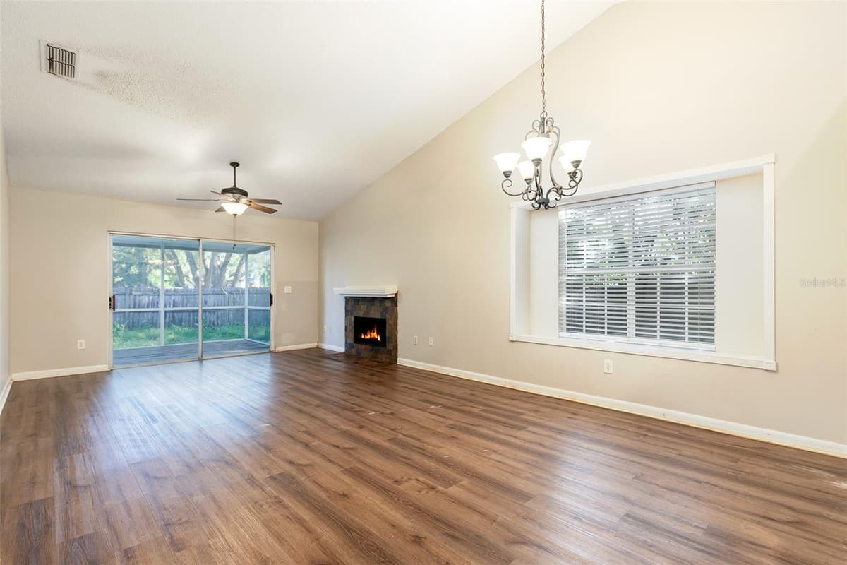 824 HILLARY COURT — photo 13 of 28