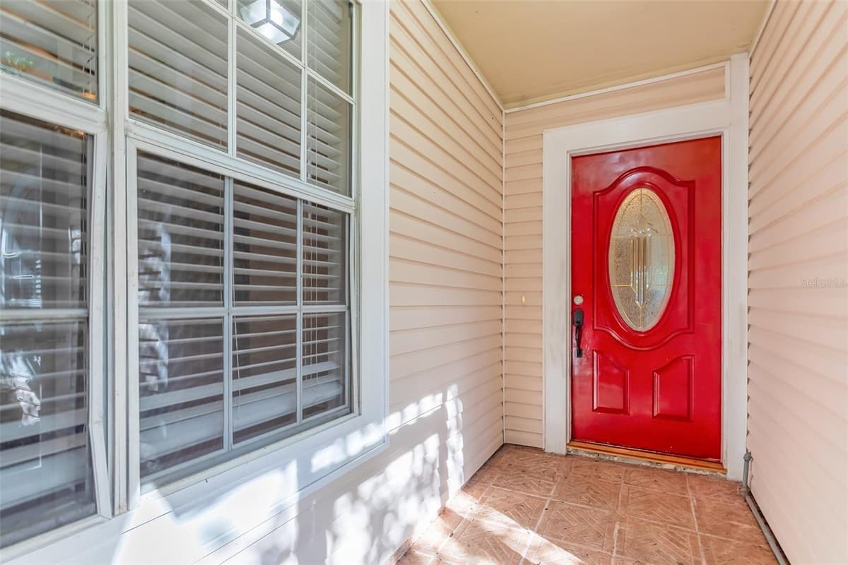 824 HILLARY COURT — photo 3 of 28