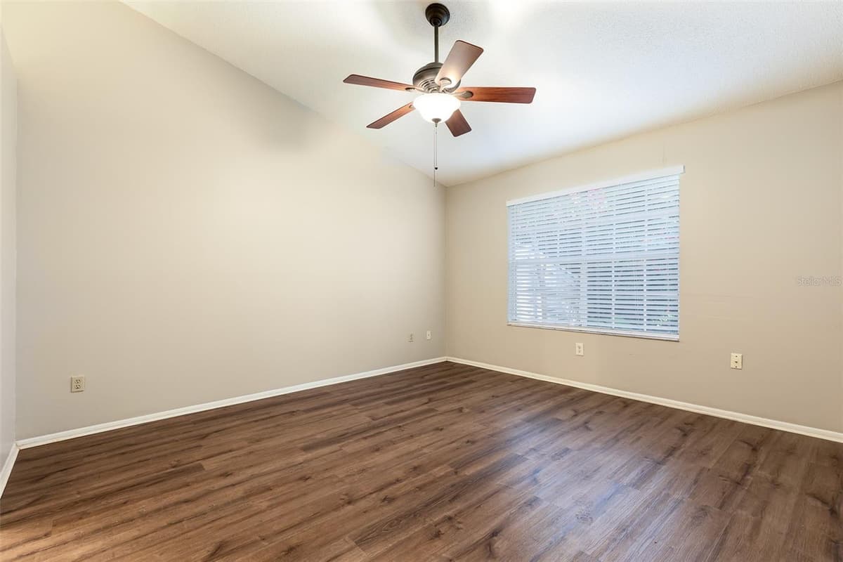 824 HILLARY COURT — photo 17 of 28
