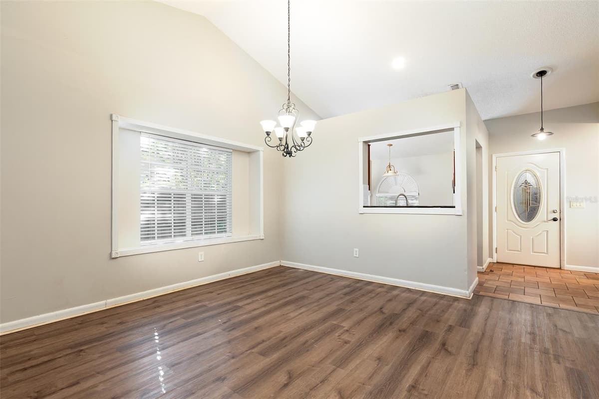 824 HILLARY COURT — photo 15 of 28