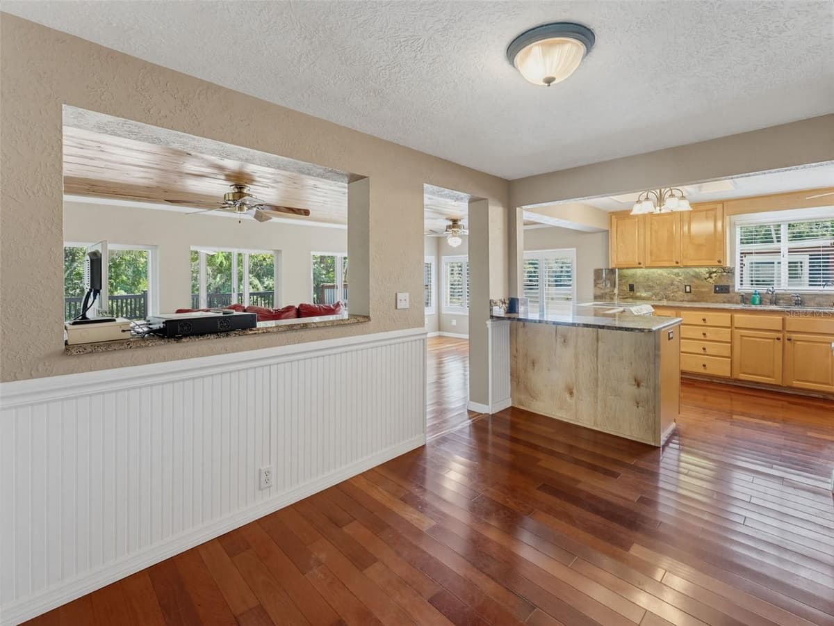 5415 RIVERSIDE DRIVE — photo 42 of 100