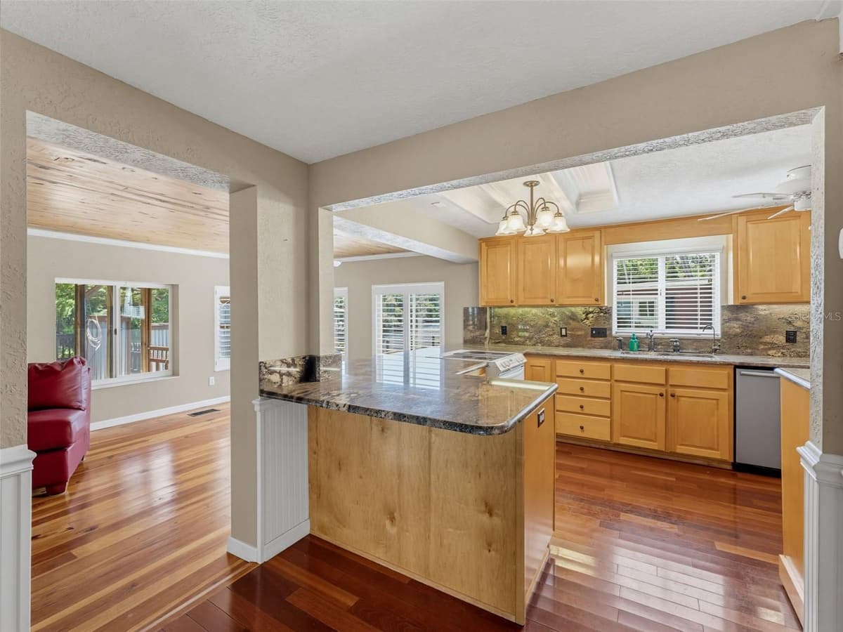 5415 RIVERSIDE DRIVE — photo 38 of 100
