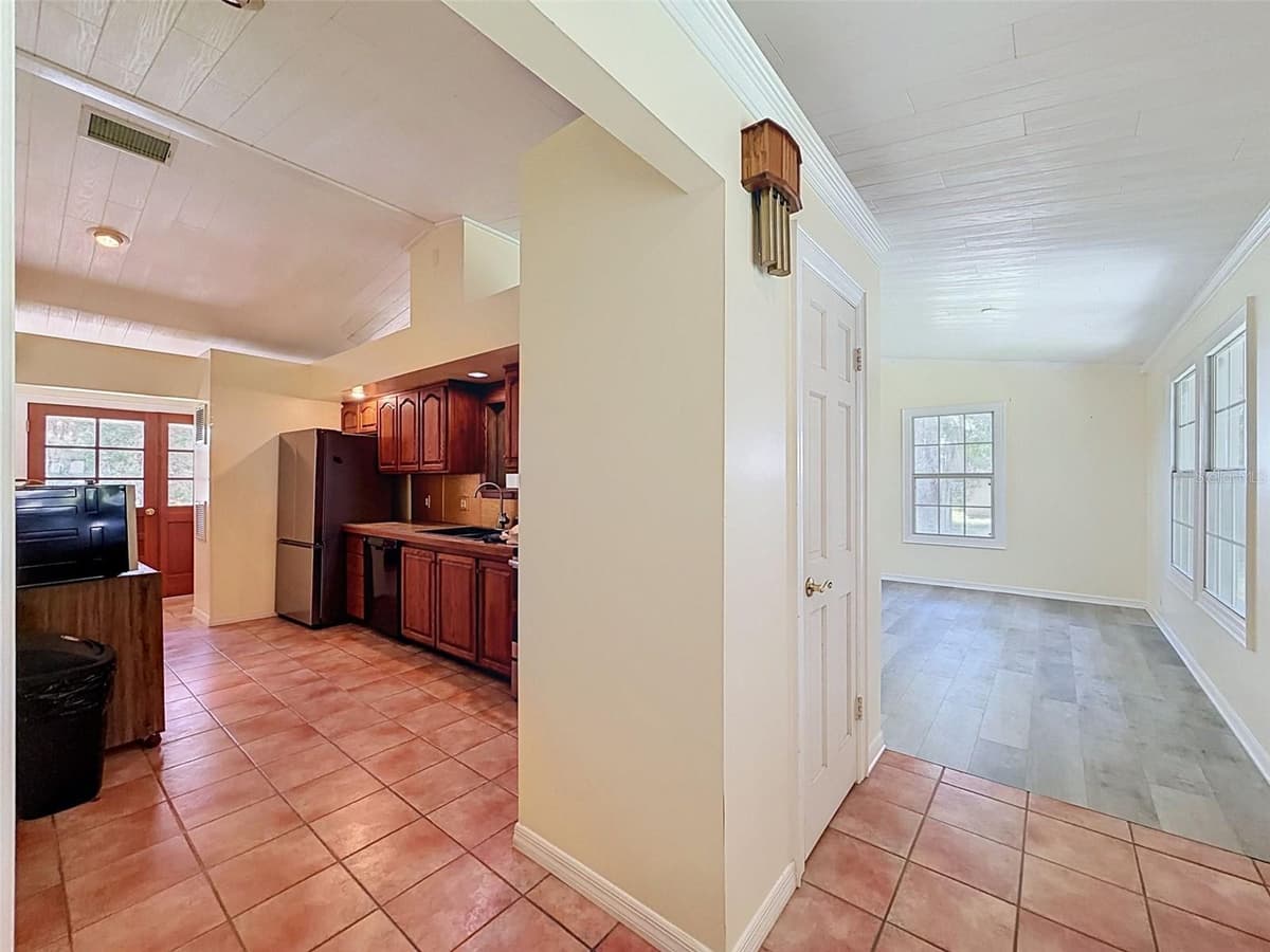 11 PATRICIA ROAD — photo 17 of 87