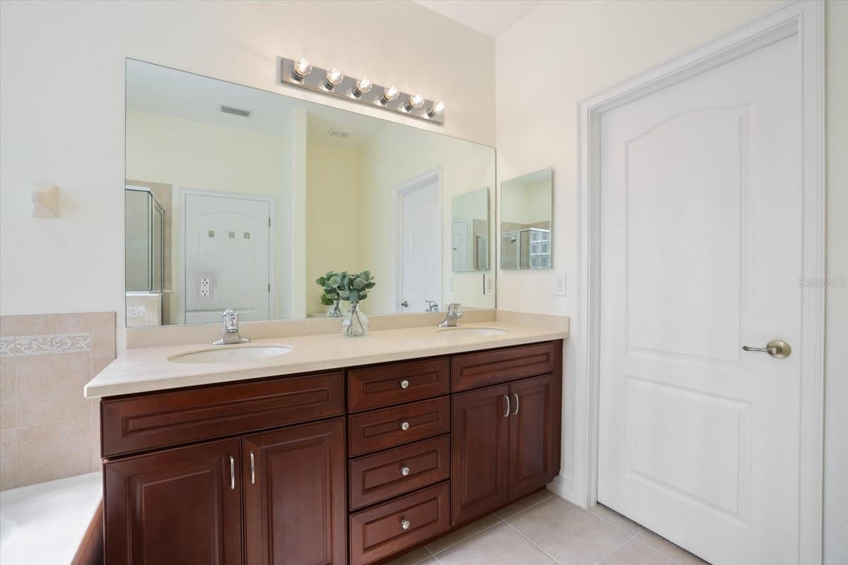 284 ALBATROSS ROAD — photo 14 of 35