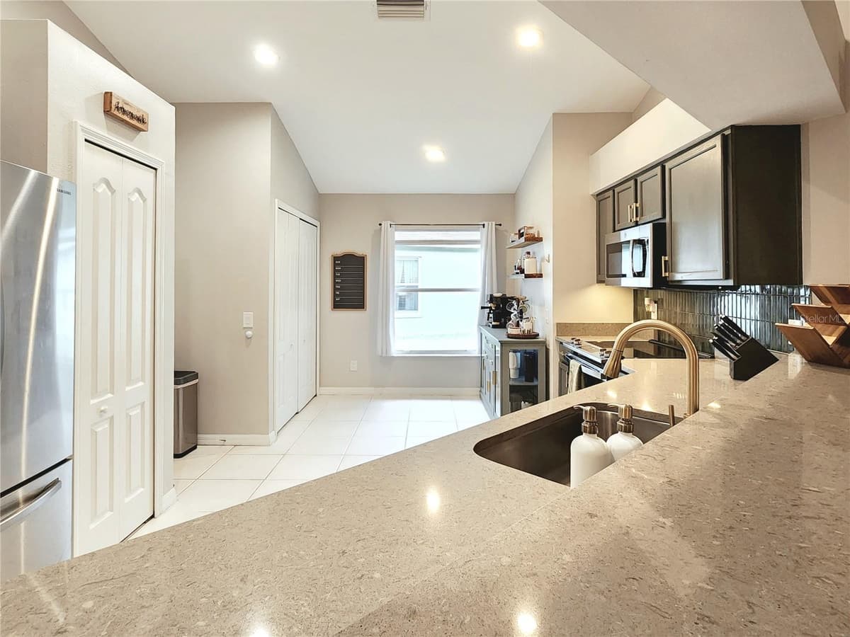 4230 MEDBURY DRIVE — photo 16 of 64