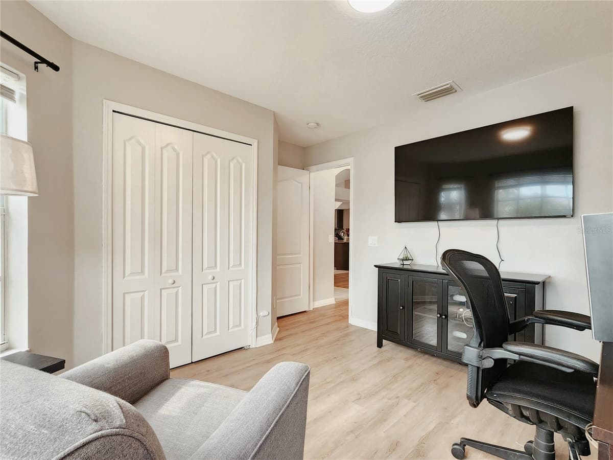 4230 MEDBURY DRIVE — photo 11 of 64