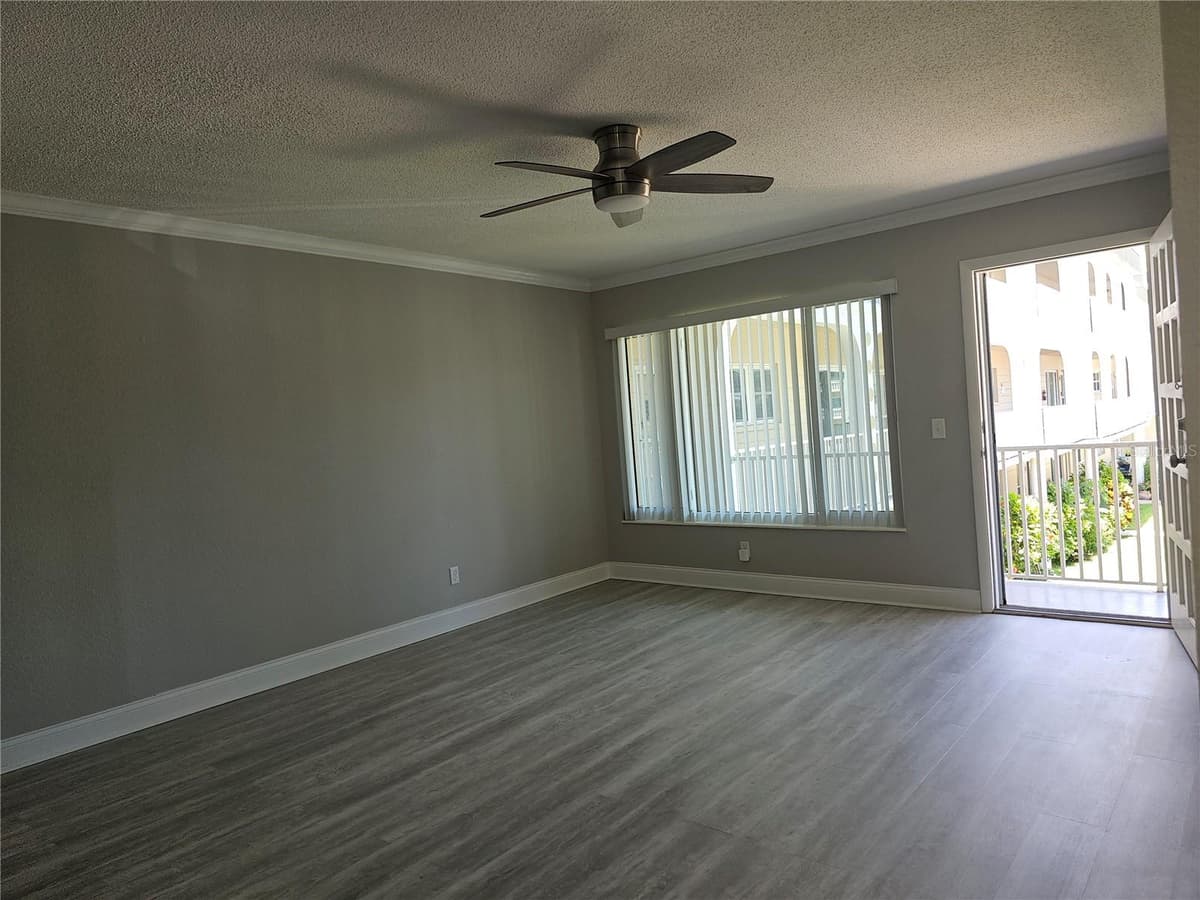 2321 ECUADORIAN WAY — photo 4 of 73