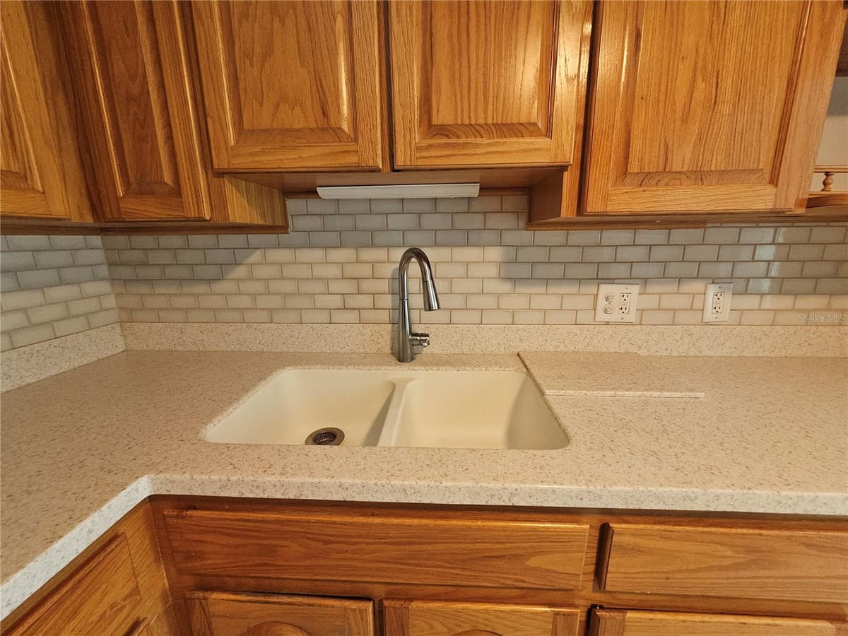 2321 ECUADORIAN WAY — photo 9 of 73