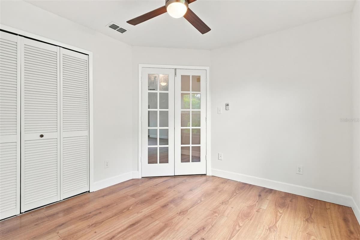 723 OAK MANOR CIRCLE — photo 9 of 36