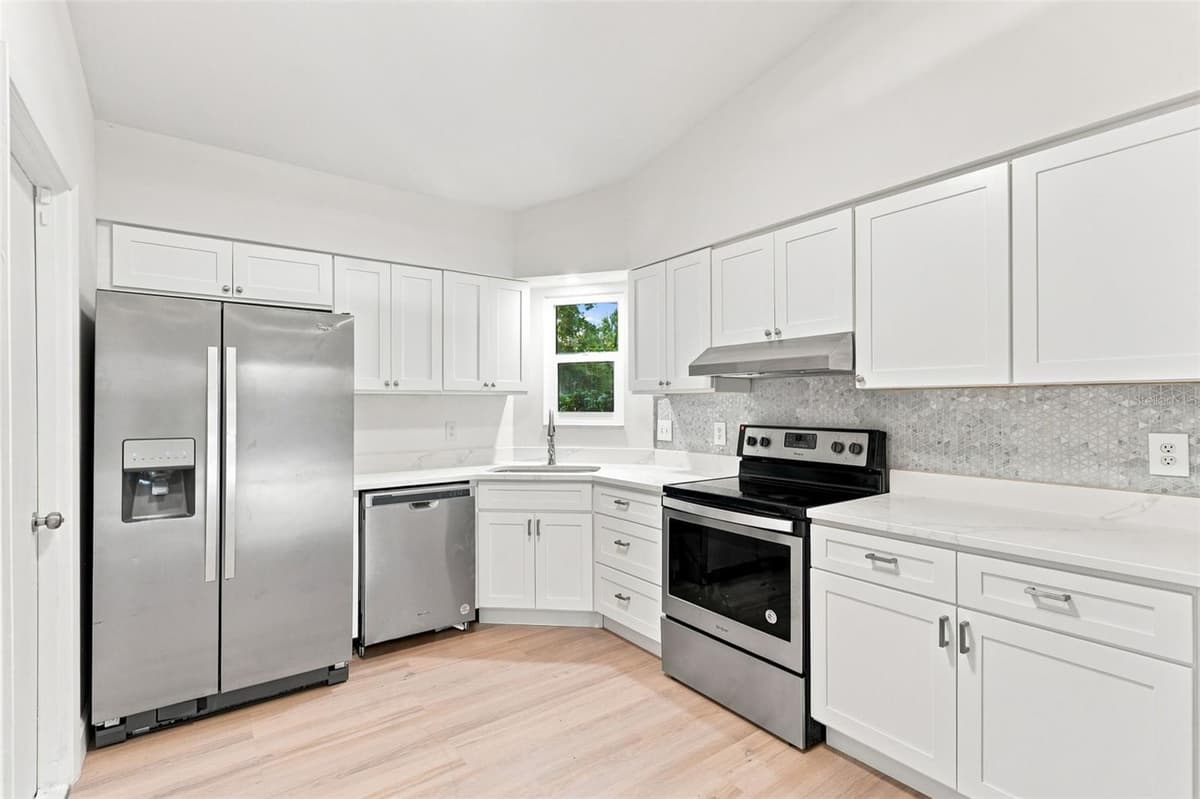 723 OAK MANOR CIRCLE — photo 13 of 36