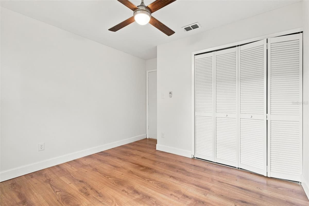 723 OAK MANOR CIRCLE — photo 17 of 36