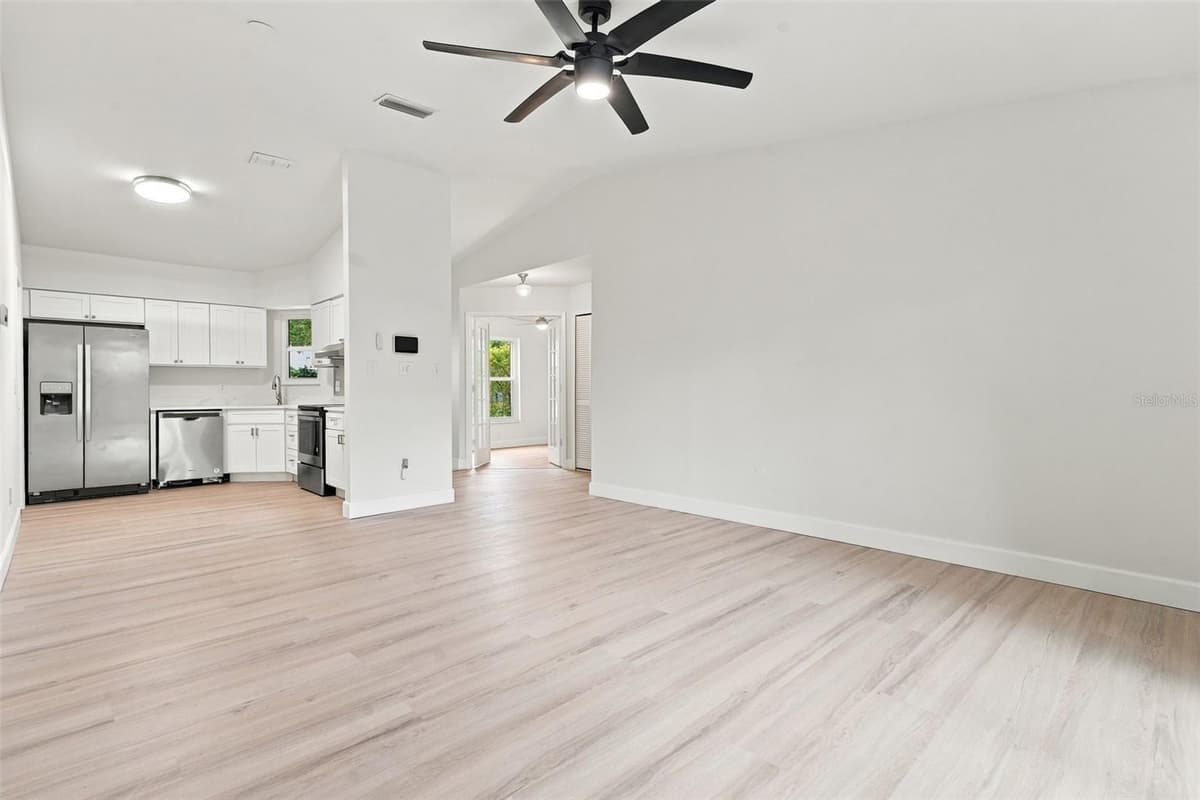 723 OAK MANOR CIRCLE — photo 10 of 36