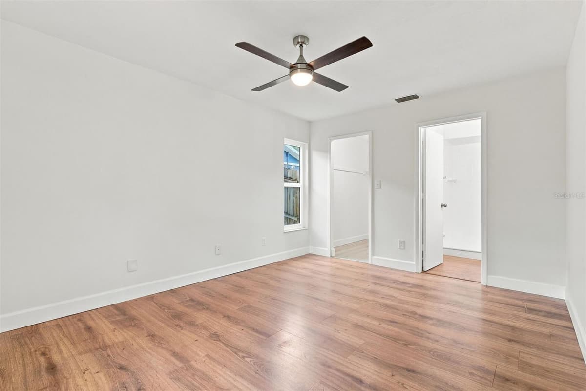 723 OAK MANOR CIRCLE — photo 18 of 36