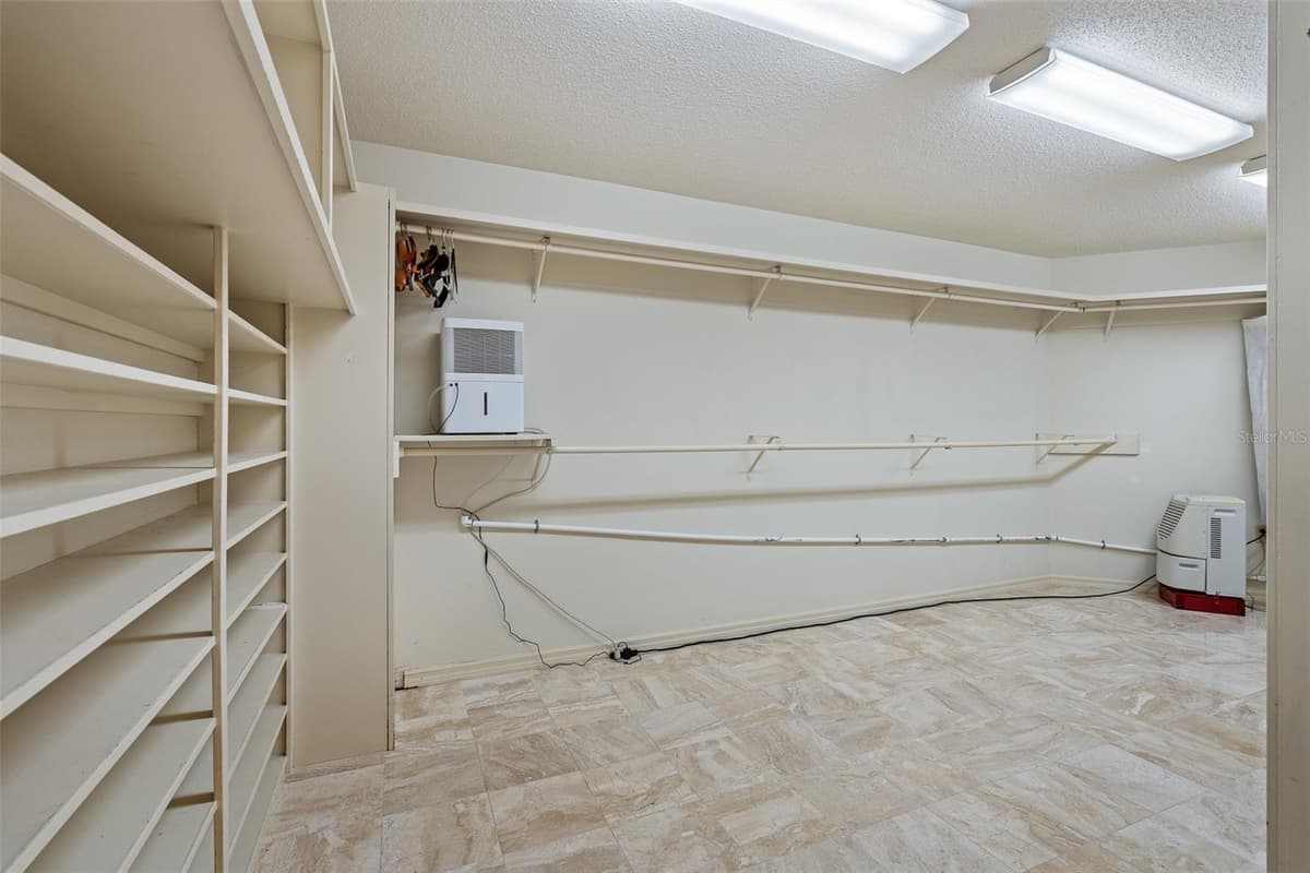 1412 MOSSWOOD DR — photo 47 of 82