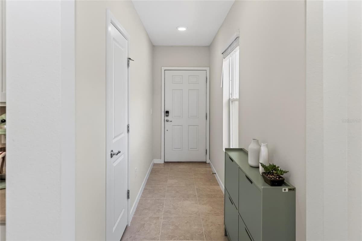 3082 GREEN PARK DRIVE — photo 4 of 34