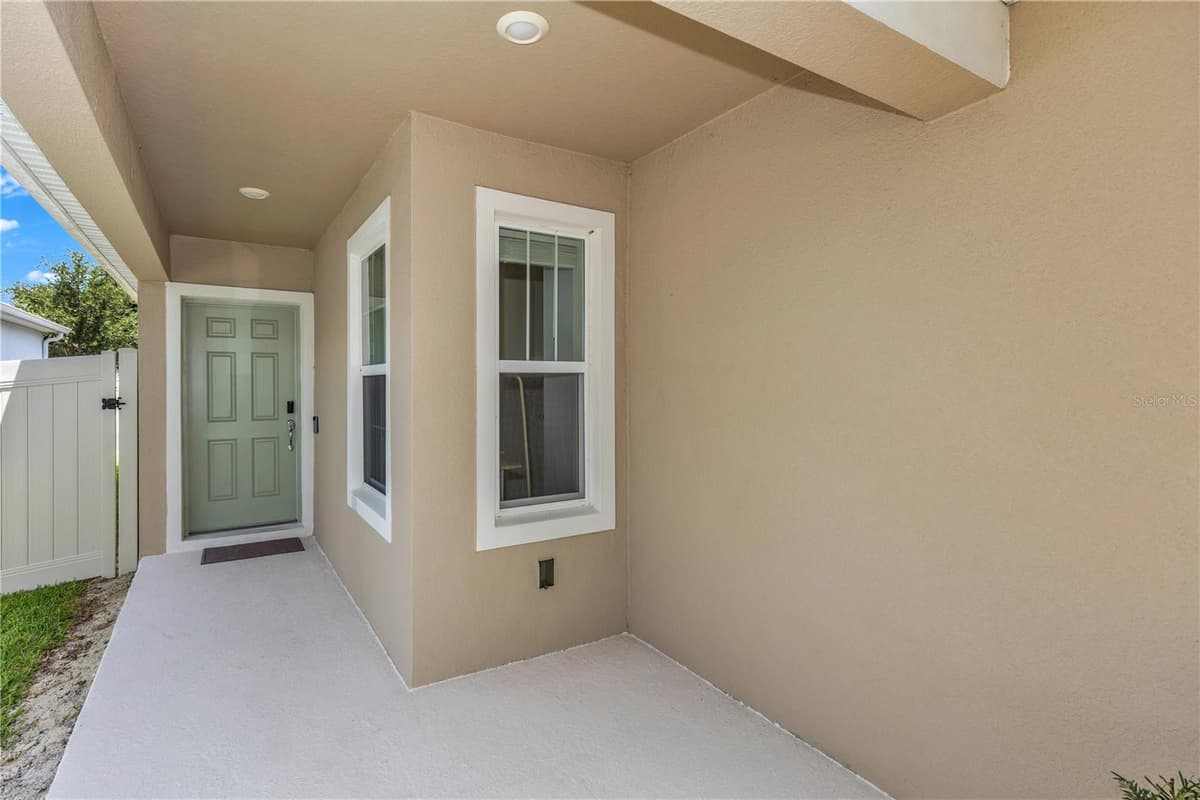 3082 GREEN PARK DRIVE — photo 3 of 34