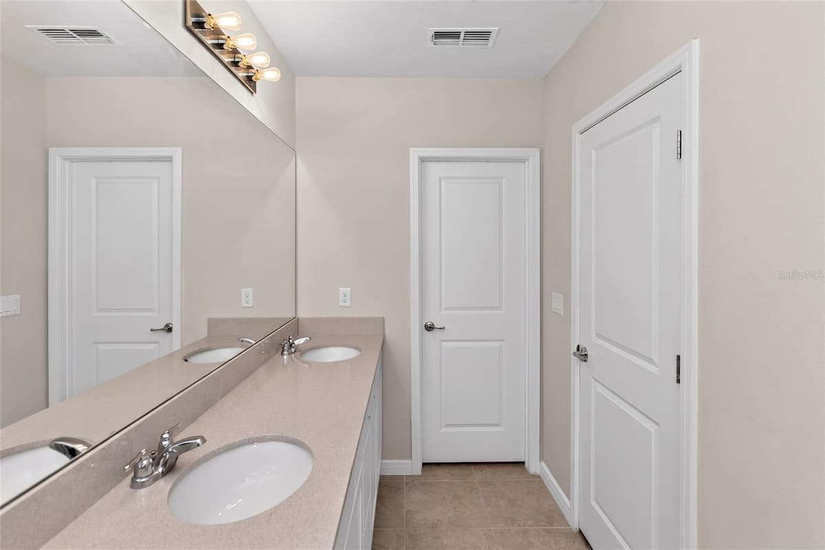 3082 GREEN PARK DRIVE — photo 14 of 34