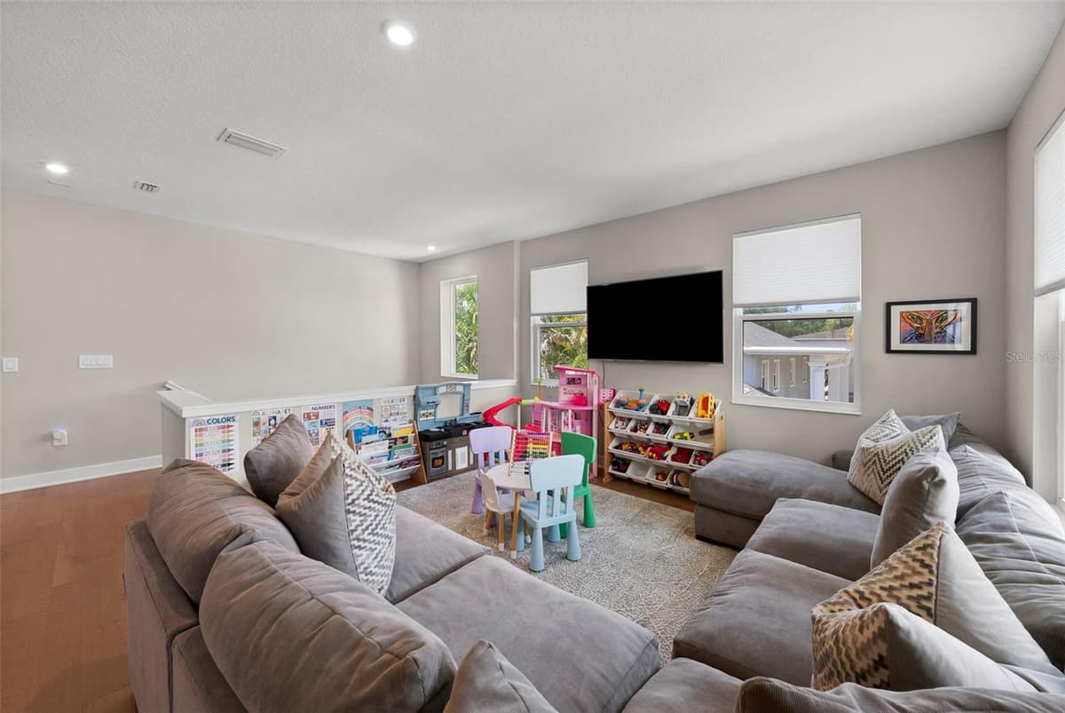 4104 CLEVELAND STREET — photo 18 of 40