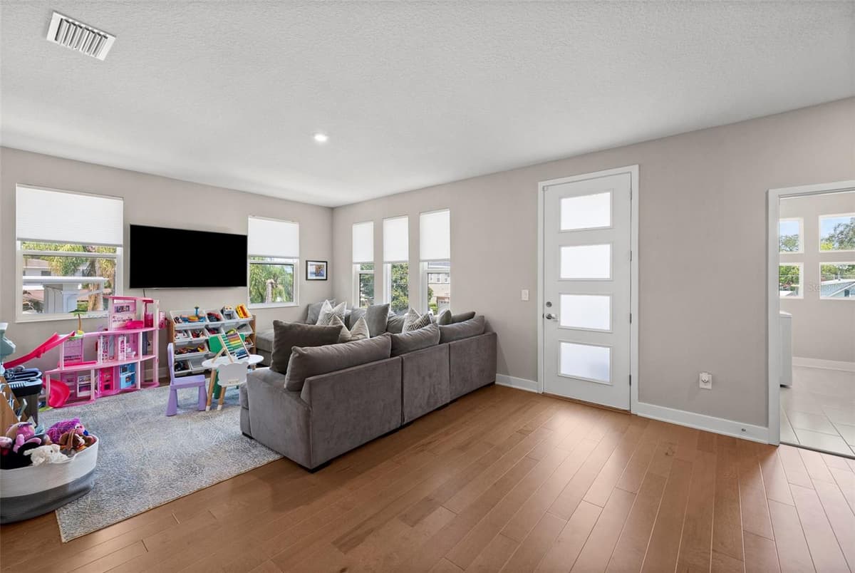 4104 CLEVELAND STREET — photo 19 of 40