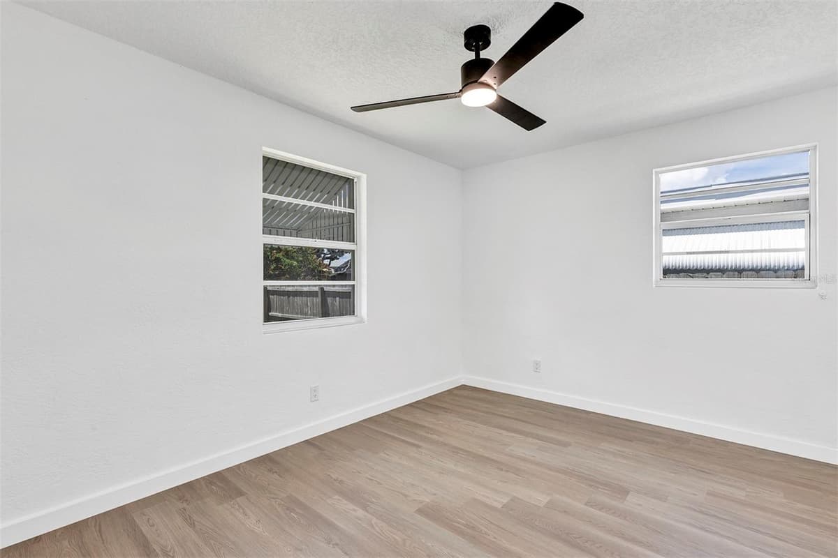 332 WILLIAMS AVENUE — photo 25 of 36