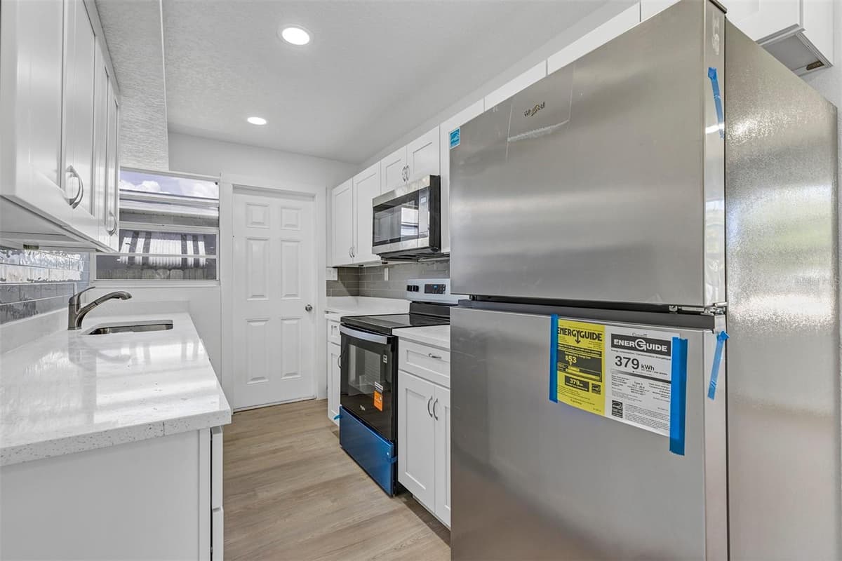 332 WILLIAMS AVENUE — photo 13 of 36