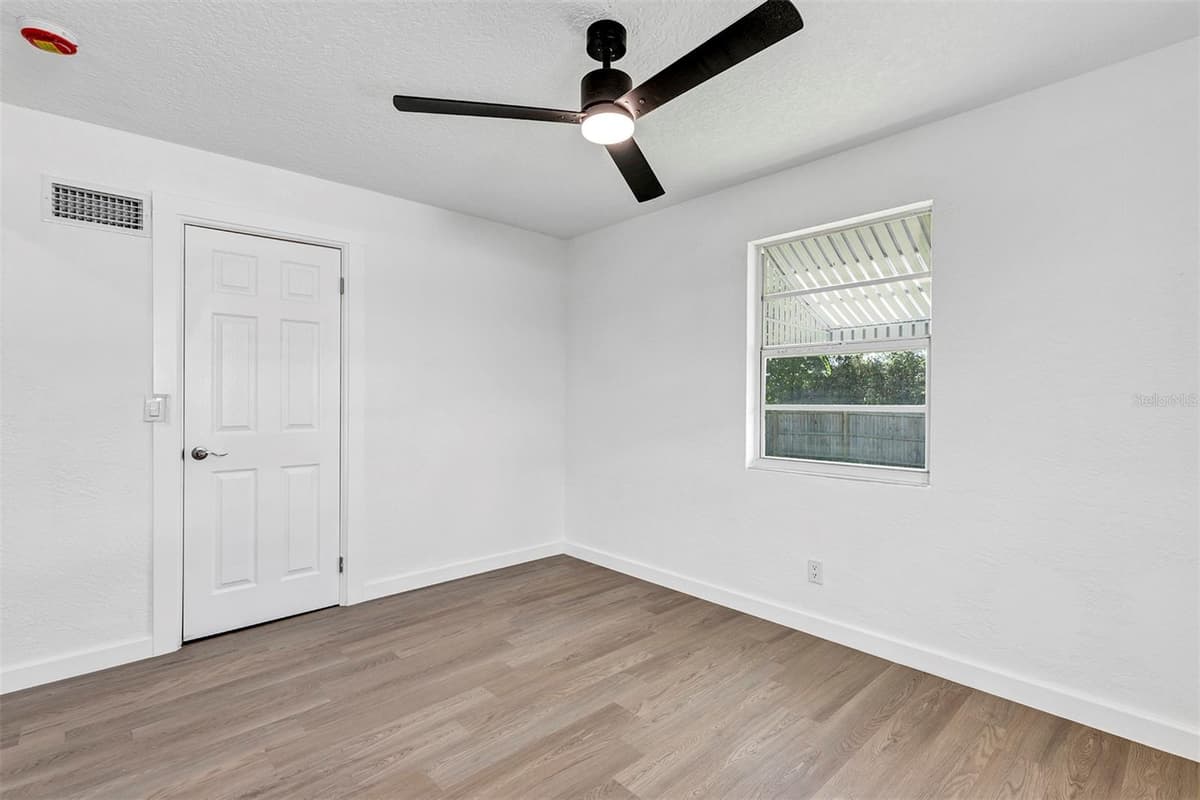 332 WILLIAMS AVENUE — photo 23 of 36