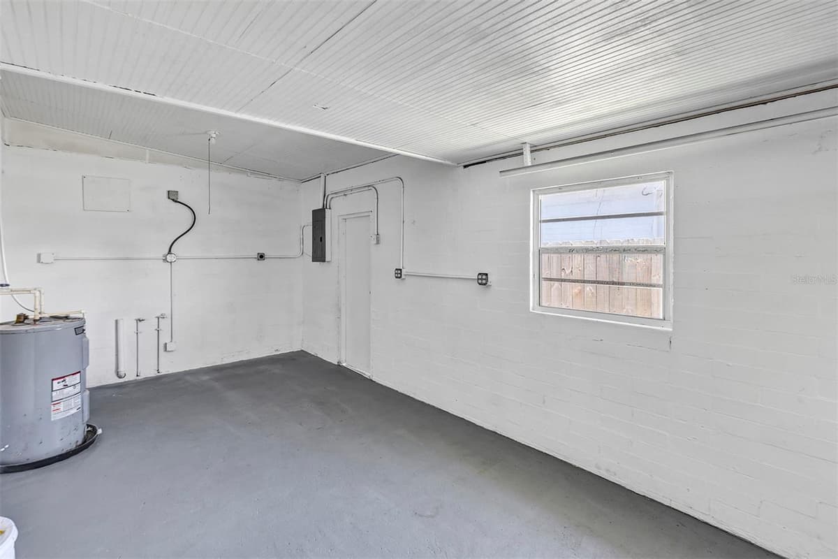 332 WILLIAMS AVENUE — photo 31 of 36