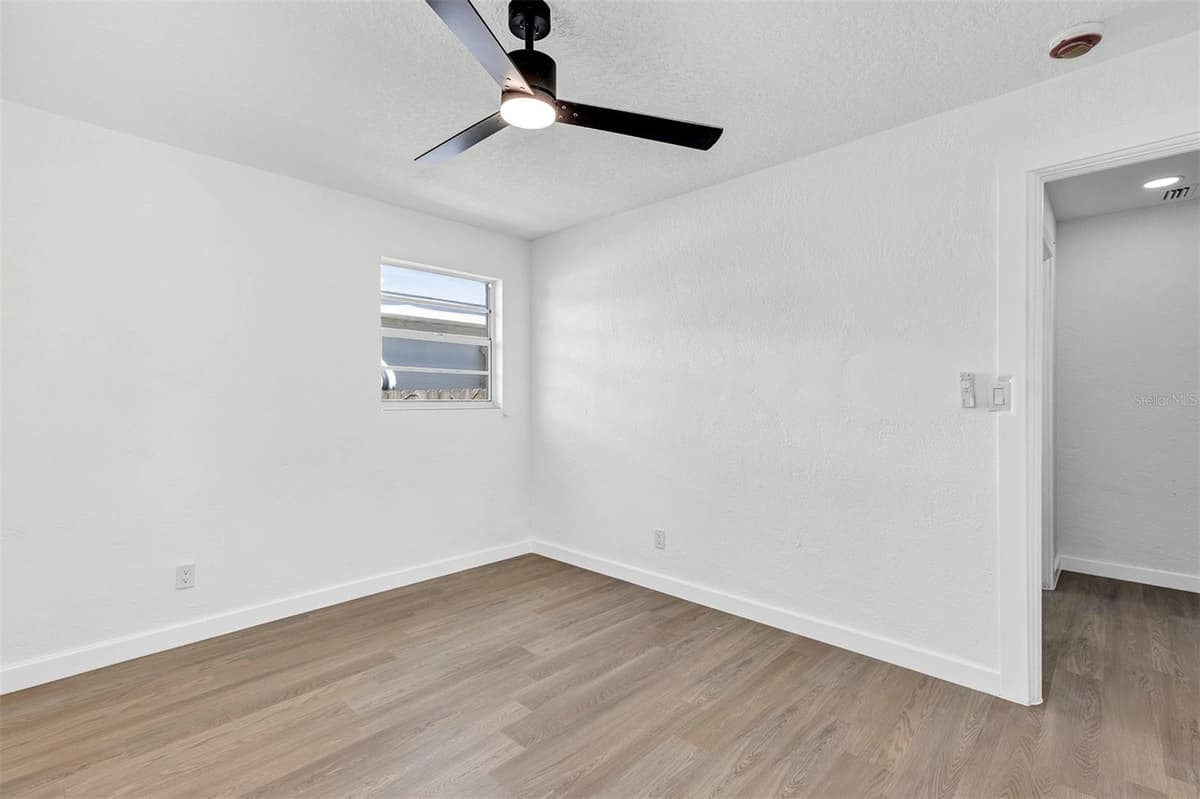 332 WILLIAMS AVENUE — photo 26 of 36