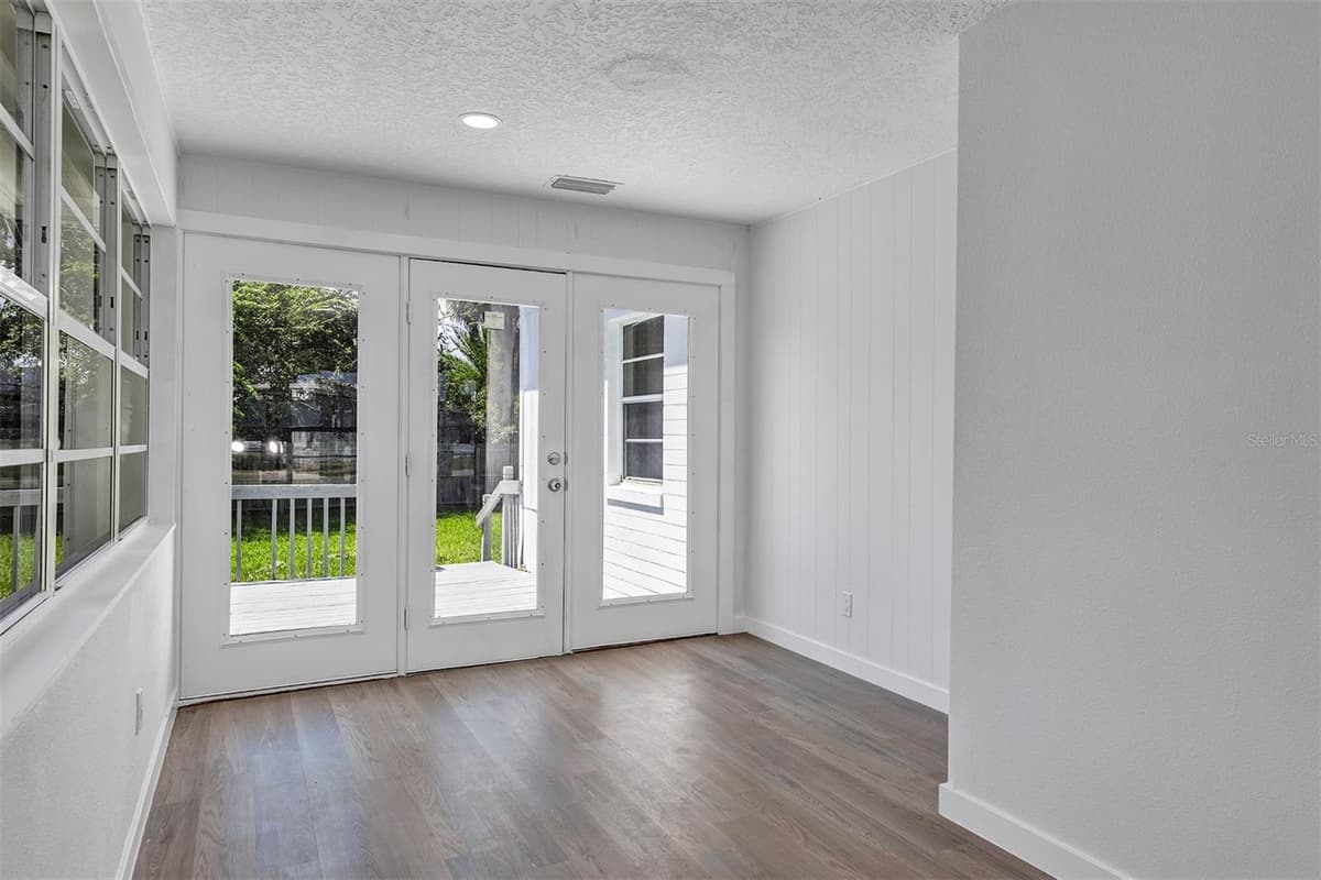 332 WILLIAMS AVENUE — photo 22 of 36