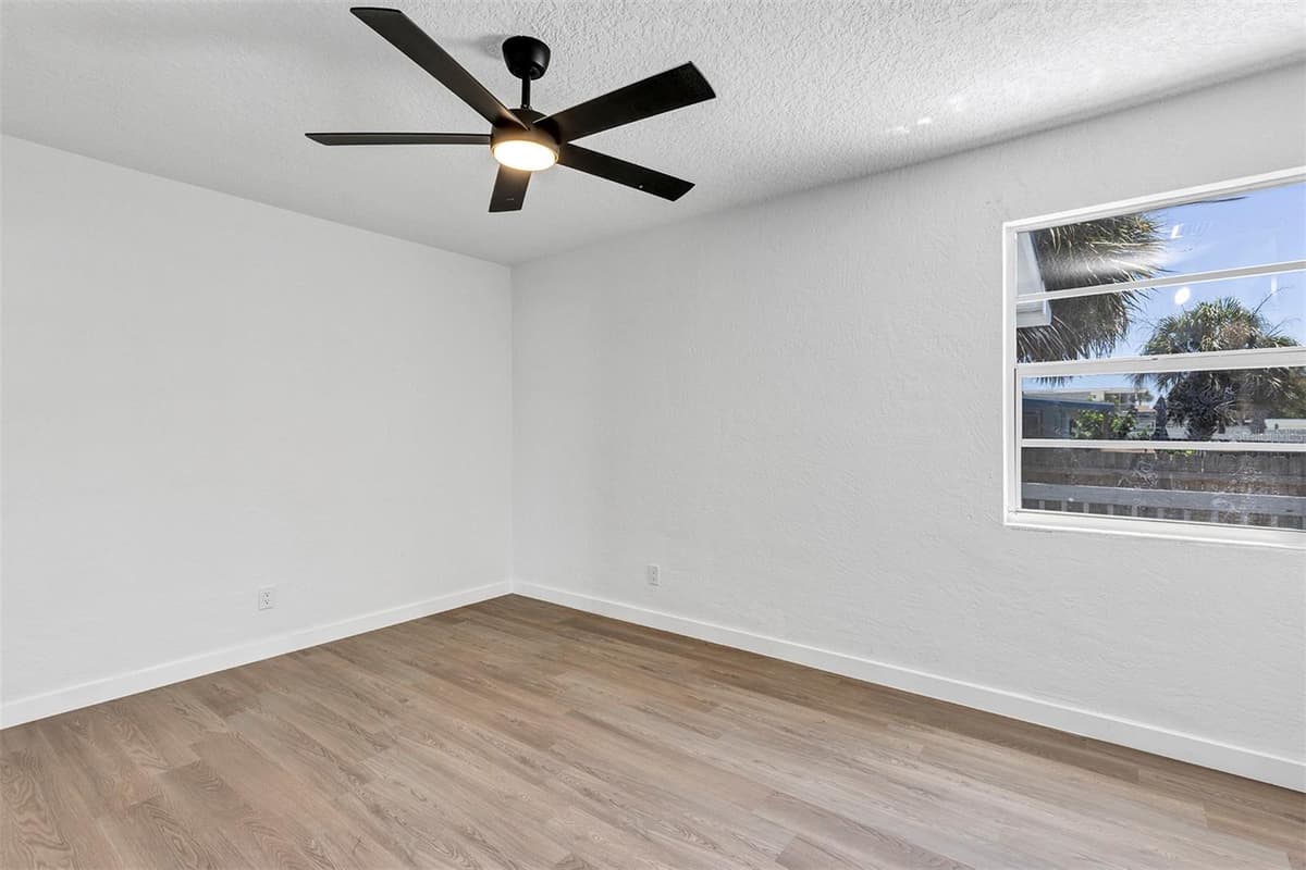 332 WILLIAMS AVENUE — photo 19 of 36