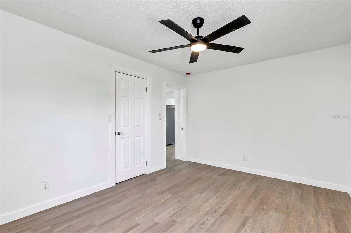332 WILLIAMS AVENUE — photo 18 of 36