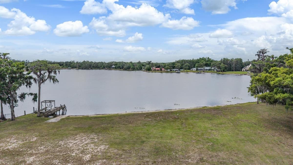 215 LAKE BRANT DRIVE — photo 10 of 11