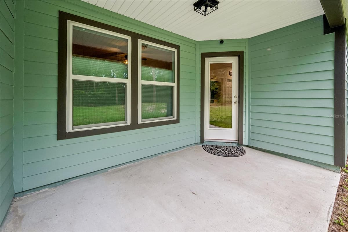 111 BREEZEWAY AVENUE — photo 7 of 34