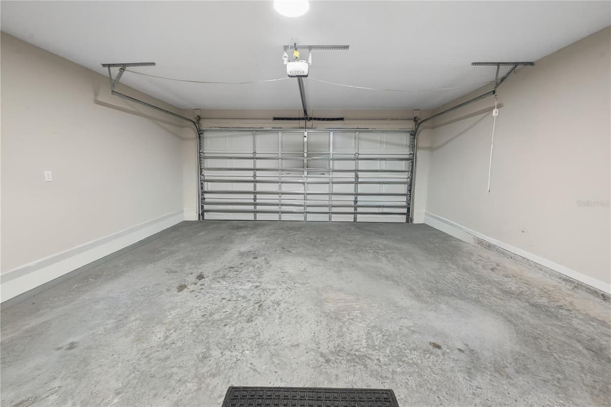 111 BREEZEWAY AVENUE — photo 33 of 34