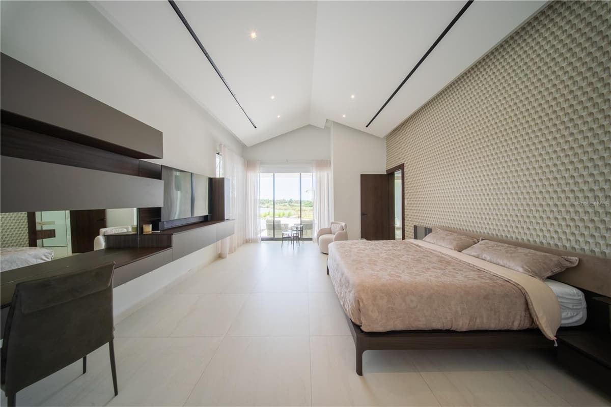 1 CORREDOR MIRALAGO — photo 35 of 82
