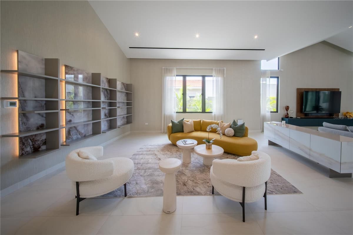 1 CORREDOR MIRALAGO — photo 10 of 82