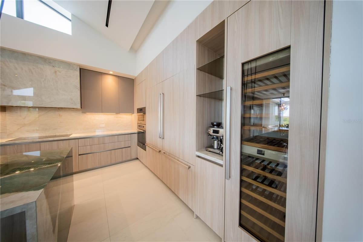 1 CORREDOR MIRALAGO — photo 22 of 82