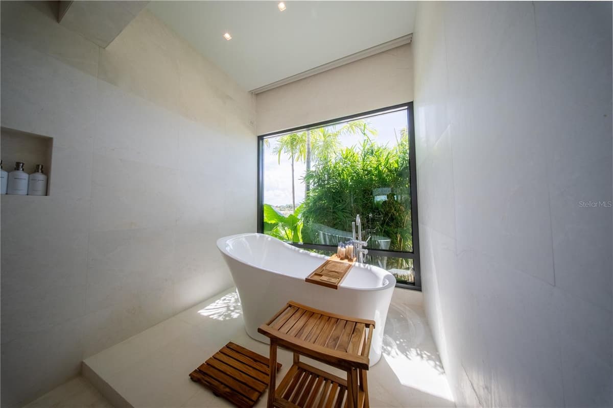 1 CORREDOR MIRALAGO — photo 43 of 82