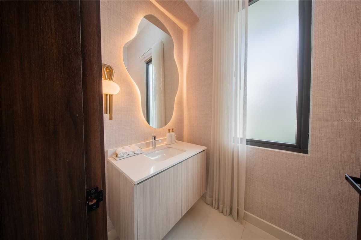 1 CORREDOR MIRALAGO — photo 6 of 82