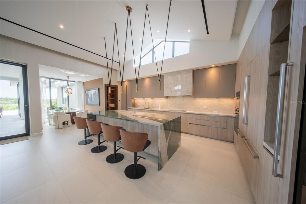 1 CORREDOR MIRALAGO — photo 18 of 82