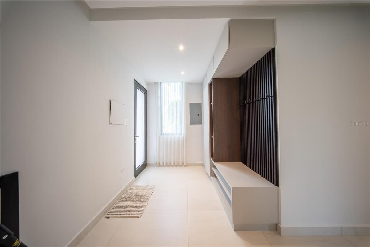 1 CORREDOR MIRALAGO — photo 68 of 82