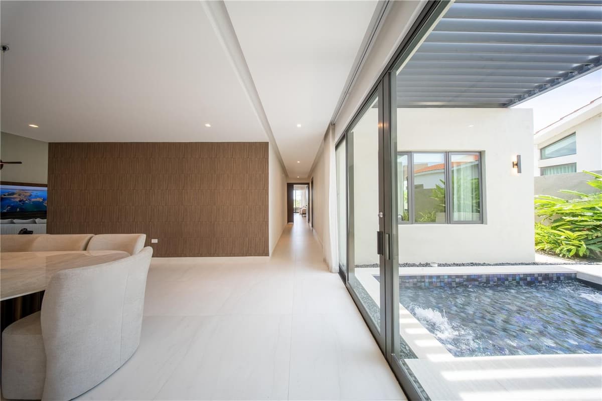 1 CORREDOR MIRALAGO — photo 29 of 82