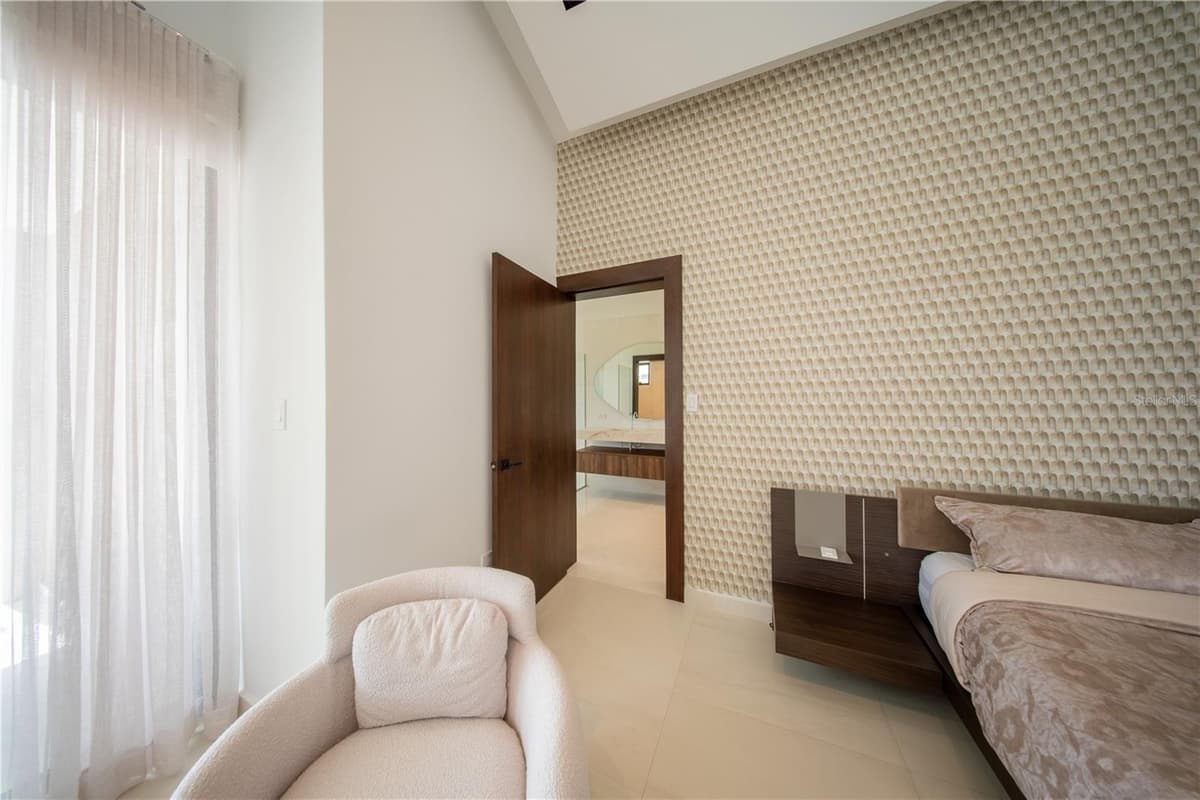 1 CORREDOR MIRALAGO — photo 39 of 82