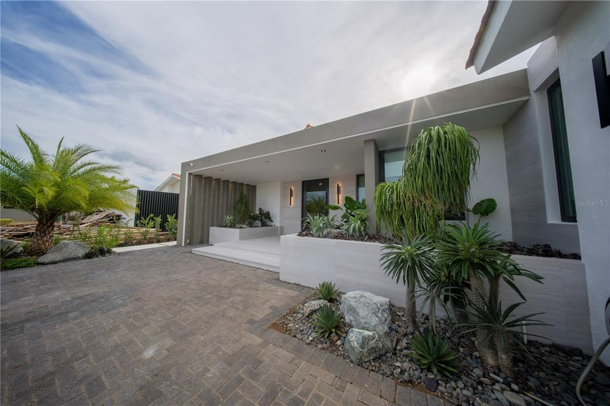 1 CORREDOR MIRALAGO — photo 3 of 82
