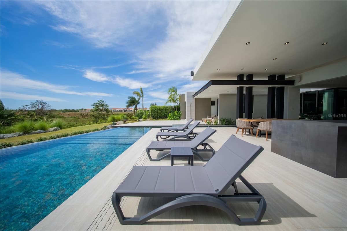 1 CORREDOR MIRALAGO — photo 74 of 82