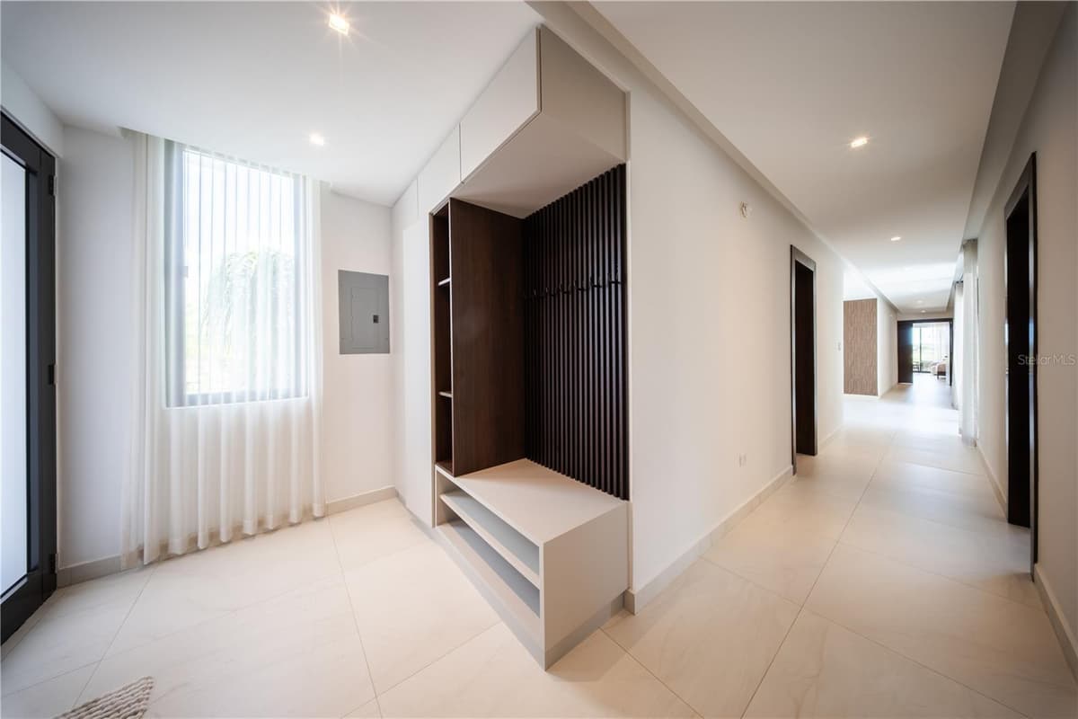 1 CORREDOR MIRALAGO — photo 67 of 82