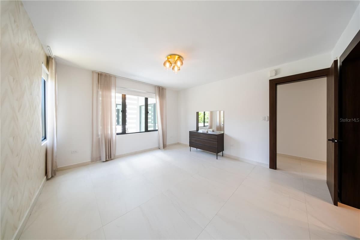 1 CORREDOR MIRALAGO — photo 62 of 82
